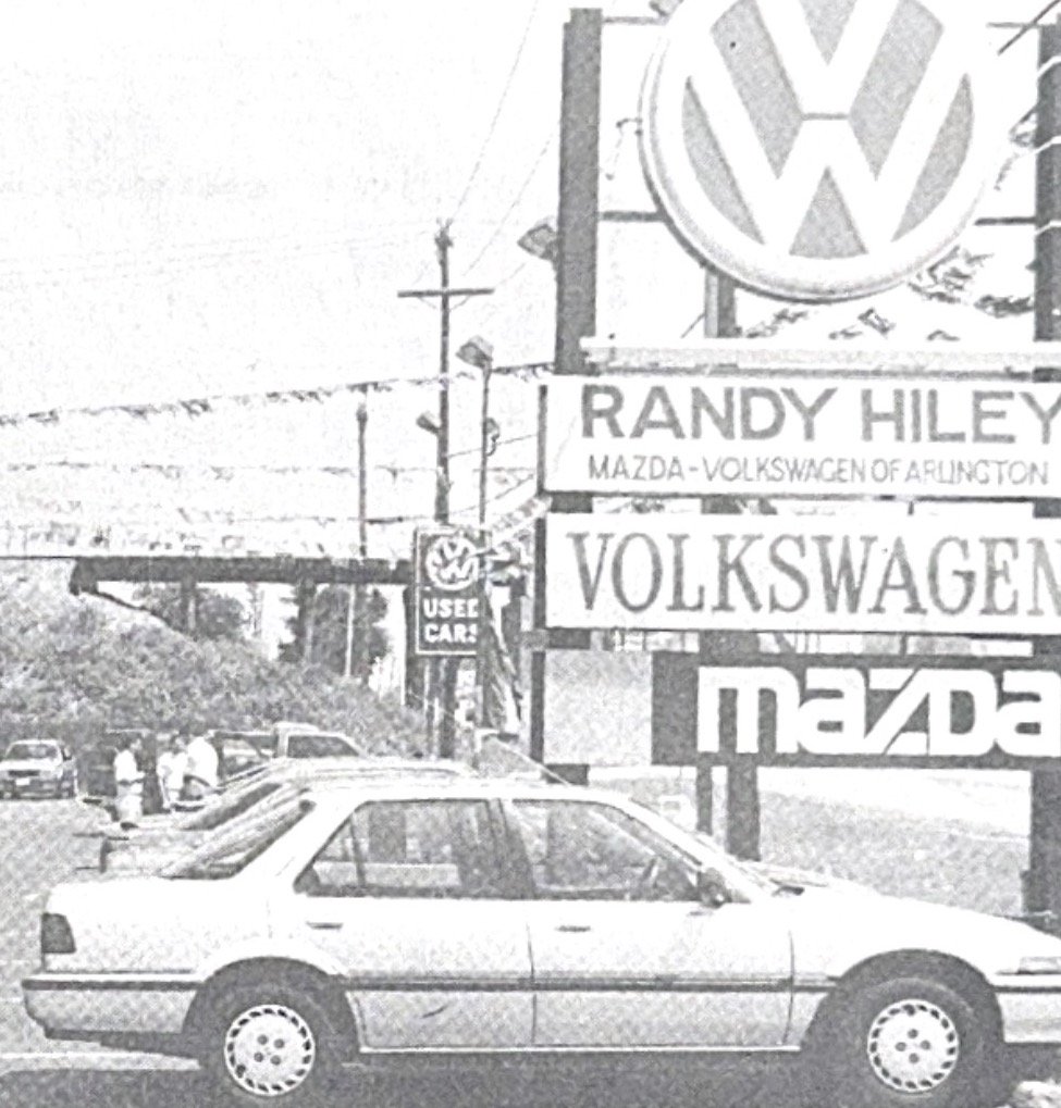 Archival photo of the Randy Hiley Mazda-Volkswagen of Arlington sign
